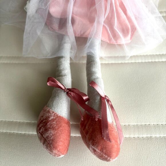 Collectable Ballerina Pink Reindeer Sequin Doll Dance Recital Shelf Sitter 22"H - Picture 6 of 8